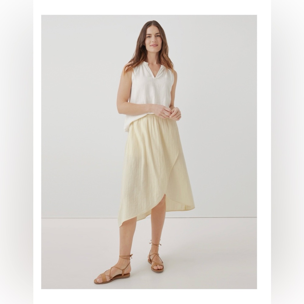 Pact Women’s Coastal Double Gauze Wrap Butter color Skirt Size L. Like new!